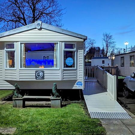 Haggerston Castle 3 Bedroom Deluxe Holiday Home Cheswick  Exterior photo