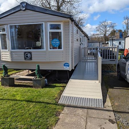 Haggerston Castle 3 Bedroom Deluxe Holiday Home Cheswick  Exterior photo