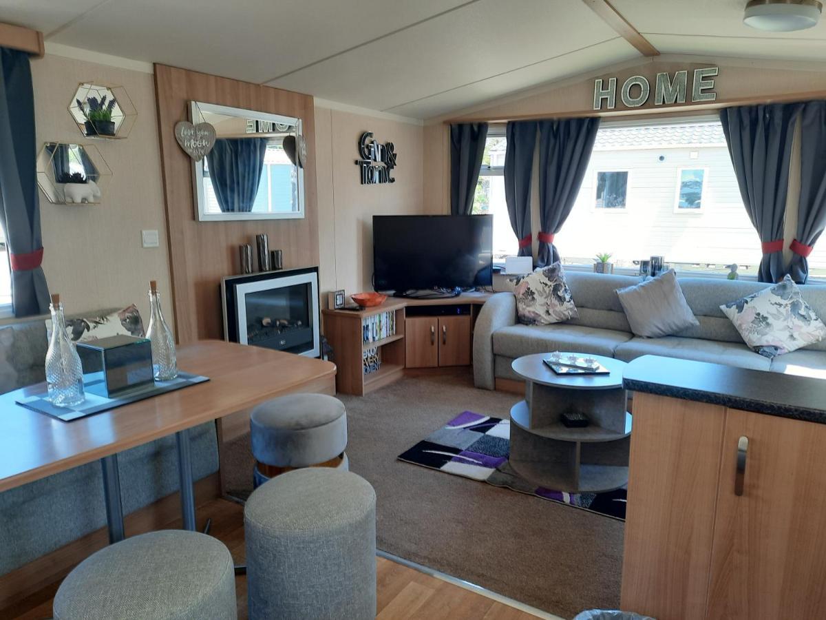 Haggerston Castle 3 Bedroom Deluxe Holiday Home Cheswick  Exterior photo