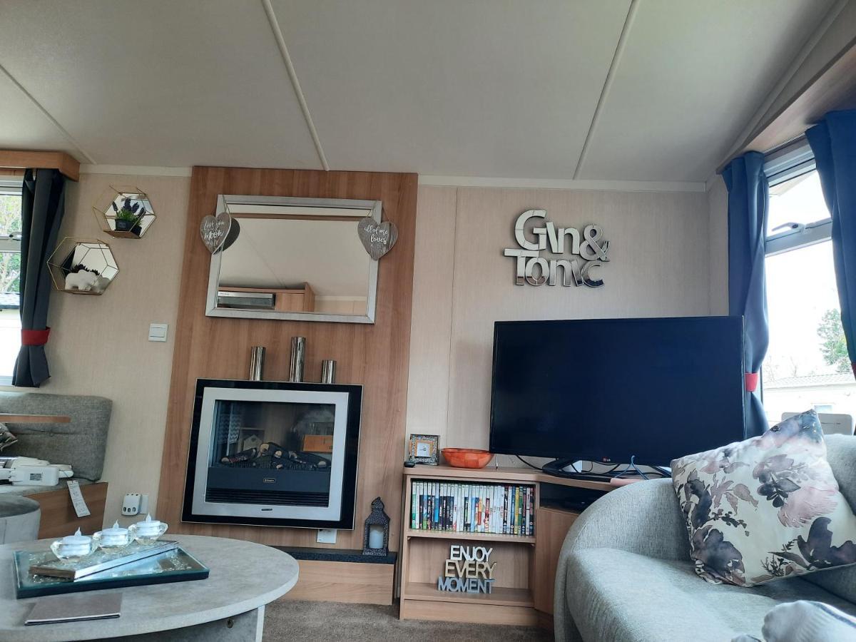 Haggerston Castle 3 Bedroom Deluxe Holiday Home Cheswick  Exterior photo