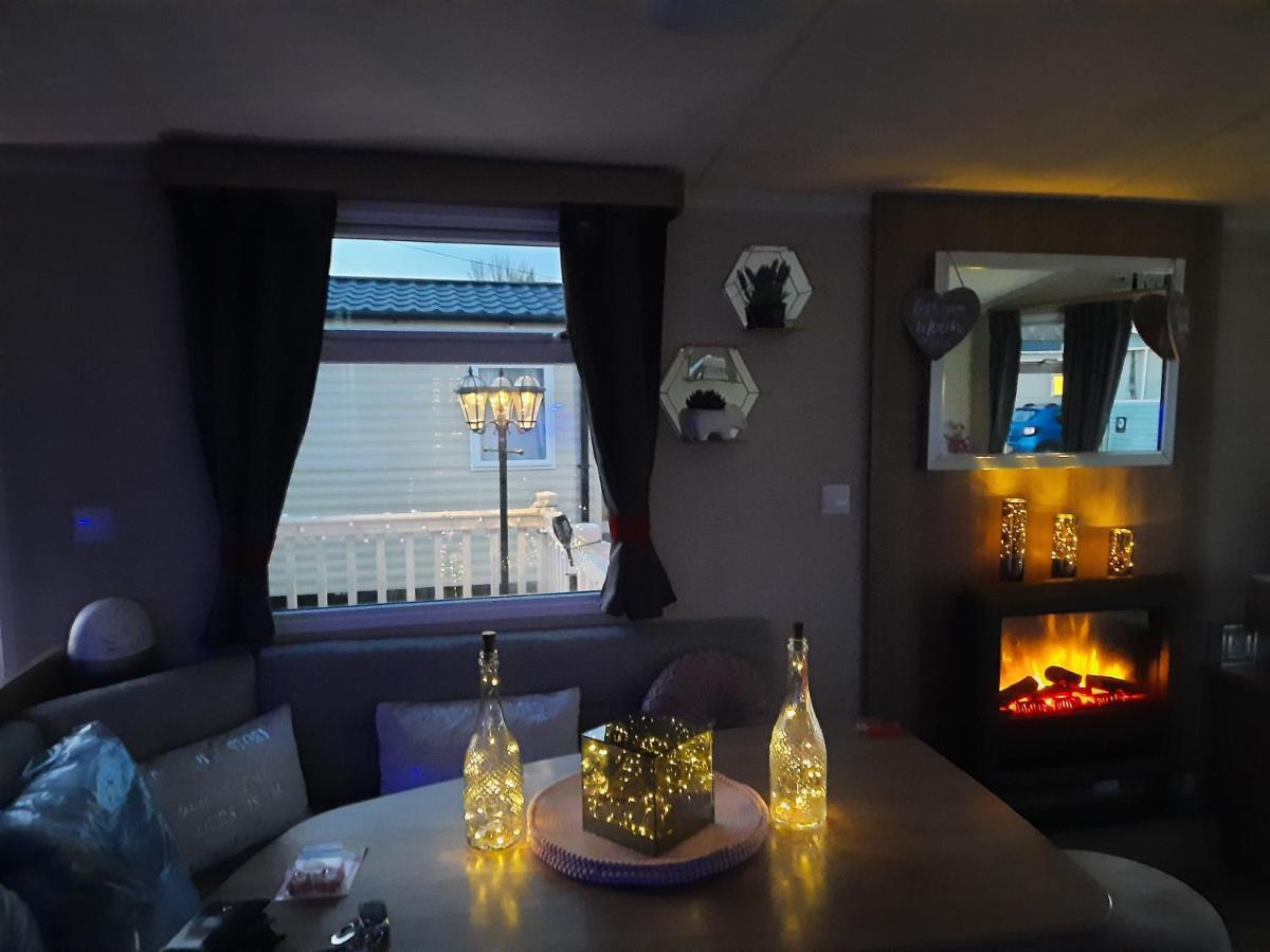 Haggerston Castle 3 Bedroom Deluxe Holiday Home Cheswick  Exterior photo