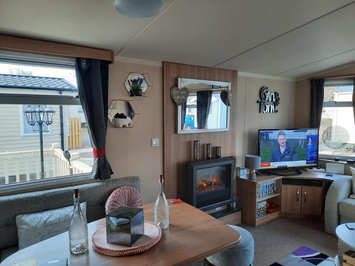 Haggerston Castle 3 Bedroom Deluxe Holiday Home Cheswick  Exterior photo