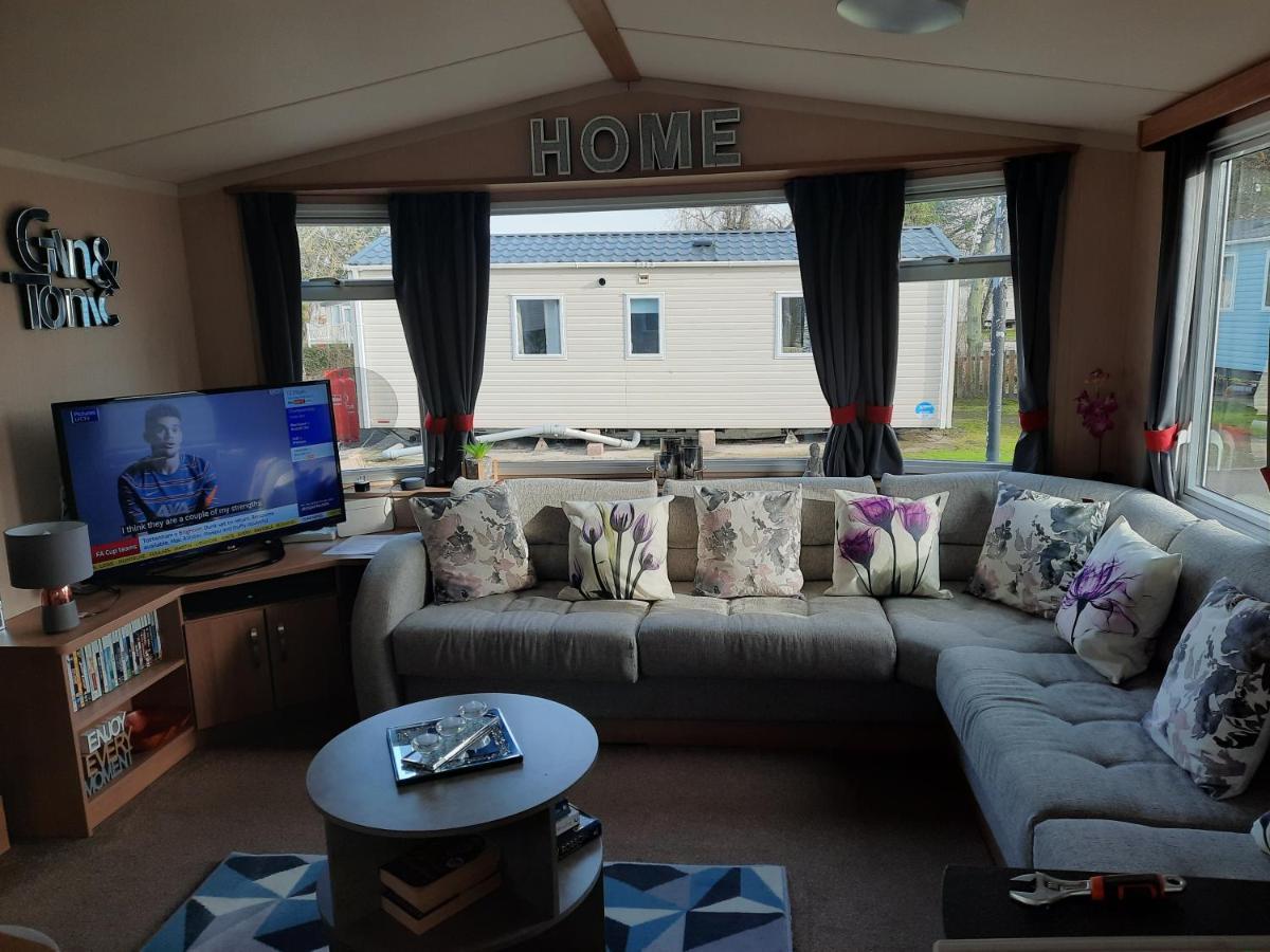 Haggerston Castle 3 Bedroom Deluxe Holiday Home Cheswick  Exterior photo