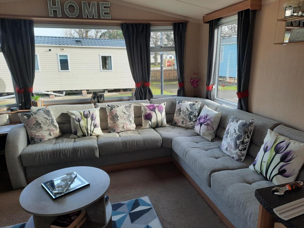 Haggerston Castle 3 Bedroom Deluxe Holiday Home Cheswick  Exterior photo